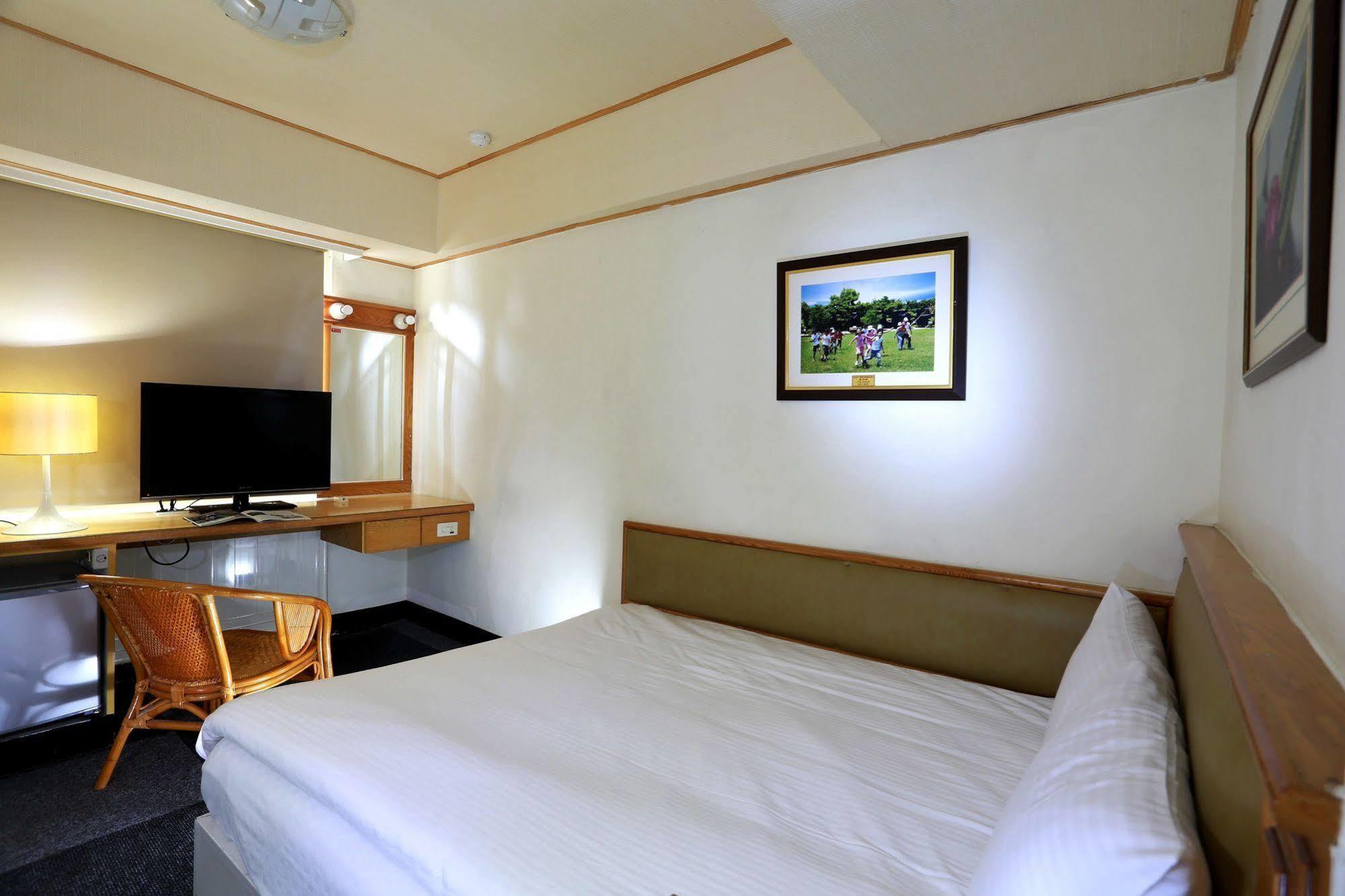 Lion Hotel Luodong Buitenkant foto