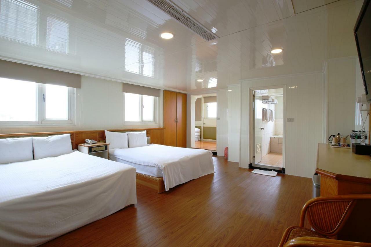 Lion Hotel Luodong Buitenkant foto