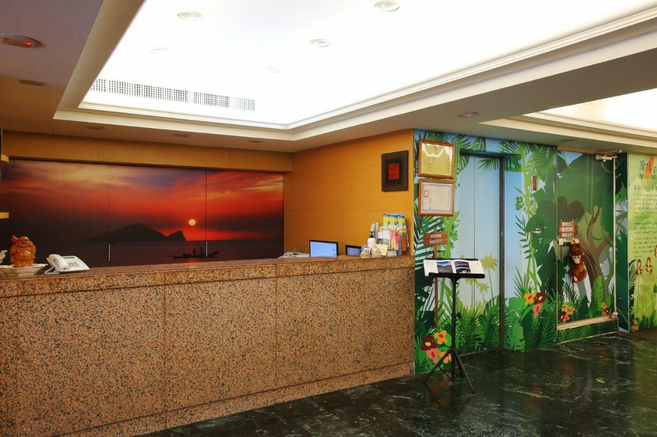 Lion Hotel Luodong Buitenkant foto